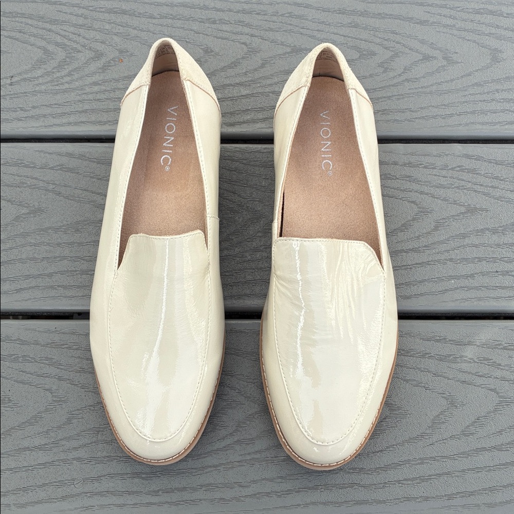 Vionic Kensley Women’s Patent Leather Loafer Closed Toe Cream Size 9 - Picture 6 of 15